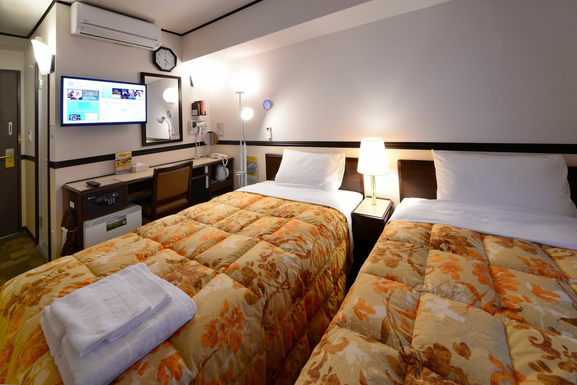 Toyoko Inn Kobe Sannomiya-Eki Higashi Dış mekan fotoğraf