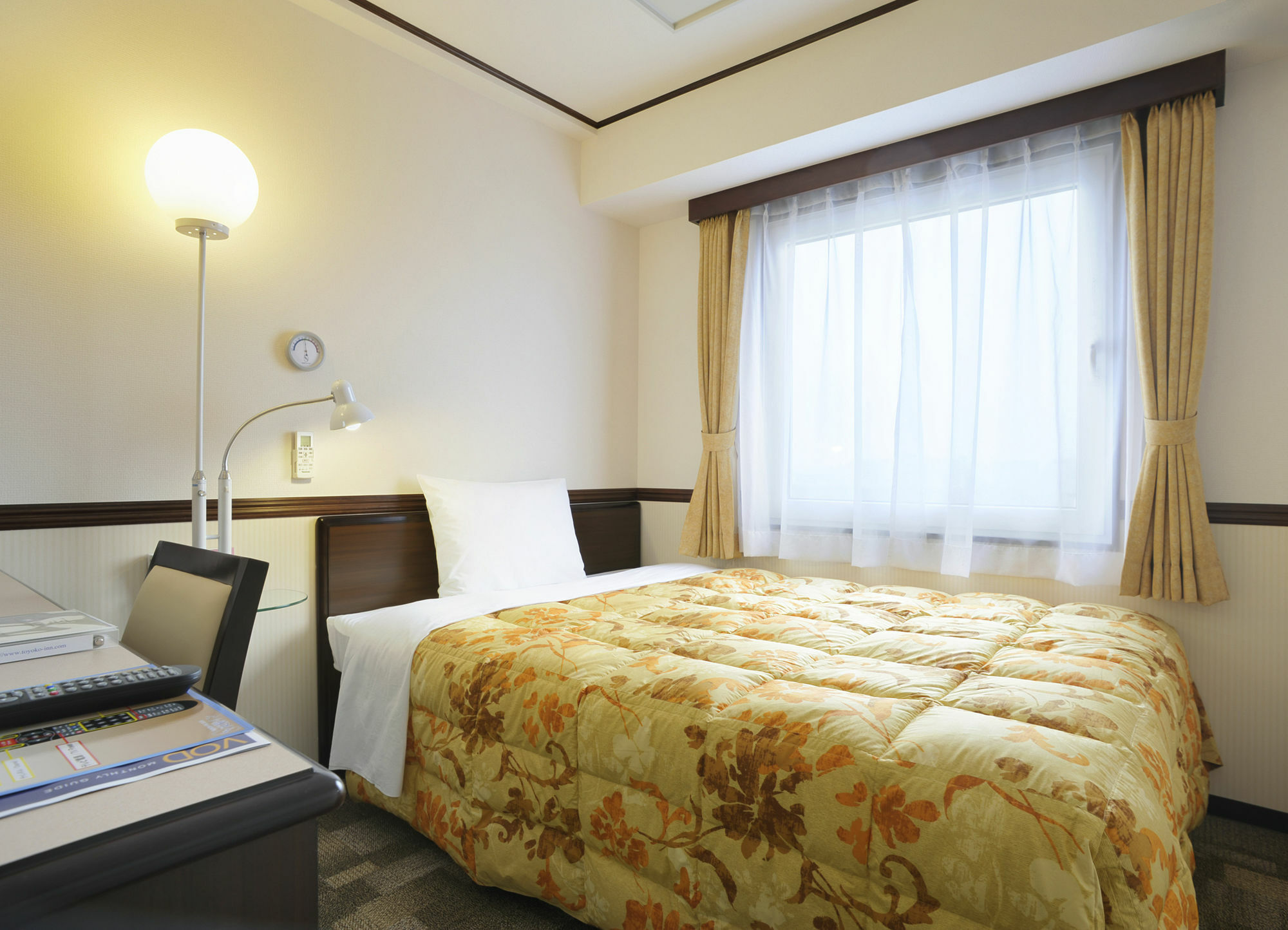 Toyoko Inn Kobe Sannomiya-Eki Higashi Dış mekan fotoğraf